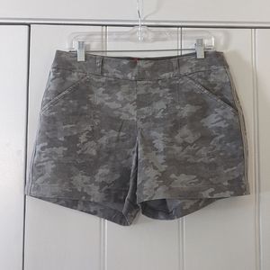 Spanx Camo Shorts Size Large